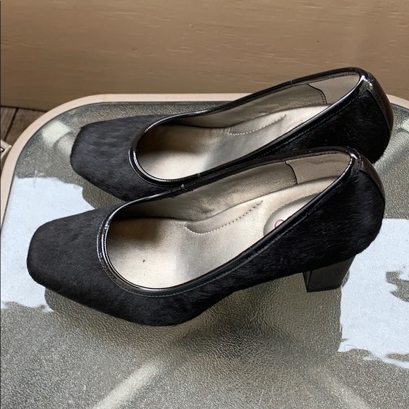 Me too high heeled dress pump - Picture 3 of 4